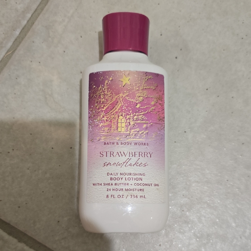 Bath & Body Works Strawberry Snowflakes Lotion - Pink and White